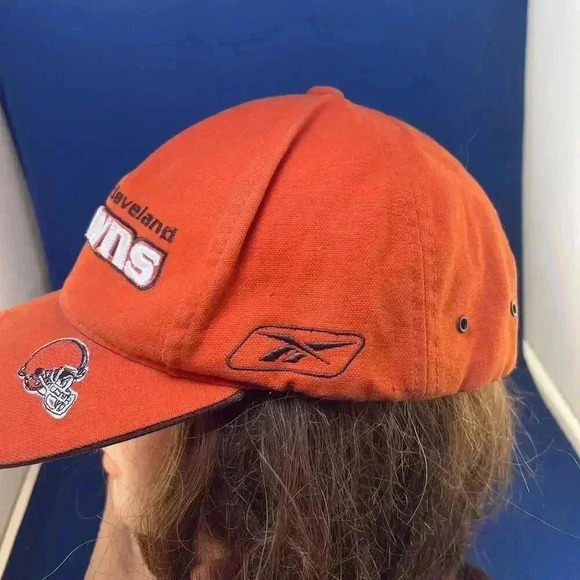 NFL Cleveland Browns Adjustable Cap - Iconic Team Hat - Picture 4 of 7